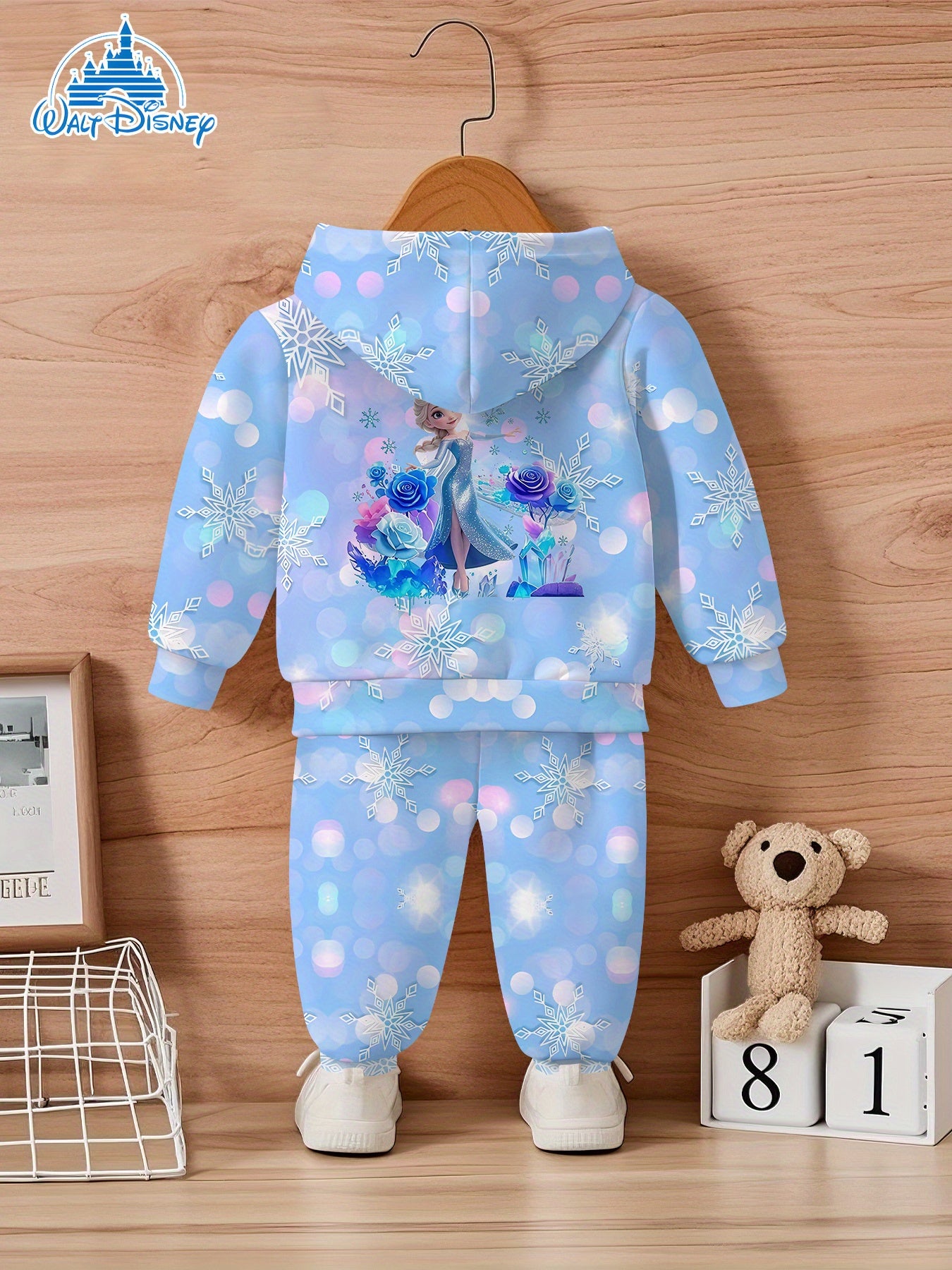 2- Piece Girls' Set with Disney Frozen Elsa Magical Snow- themed Digital Print Design, Long- sleeve Hoodie and Sweatpants Set, a Clothing Gift Suitable for Children. of Comfortable Fabric, Suitable for Autumn and Winter, Casu